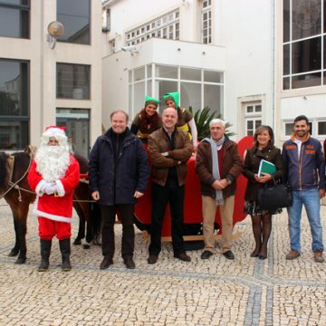 Pai Natal visita Presidente, vereadores … e crianças
