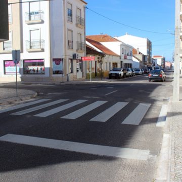 Passadeiras elevadas para resolver cruzamento problemático