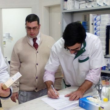 Utentes do CRIAL “contratados” pela CMA e a Farmácia Mendonça