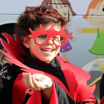 Alunos das escolas de Almeirim saem à rua para desfile de Carnaval (fotos)