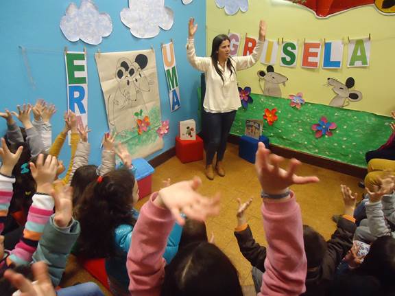 “Hora do Conto” chega às escolas “Hora do Conto” chega às escolas