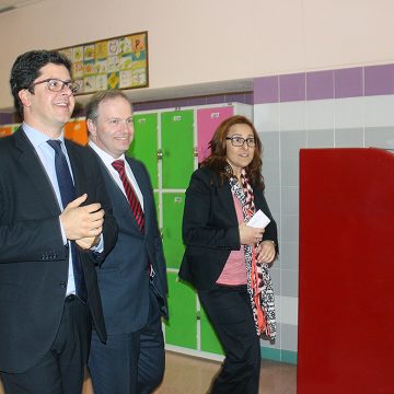 Secretário de Estado da Juventude e do Desporto visita escola de Fazendas de Almeirim (c/ fotos e vídeo)