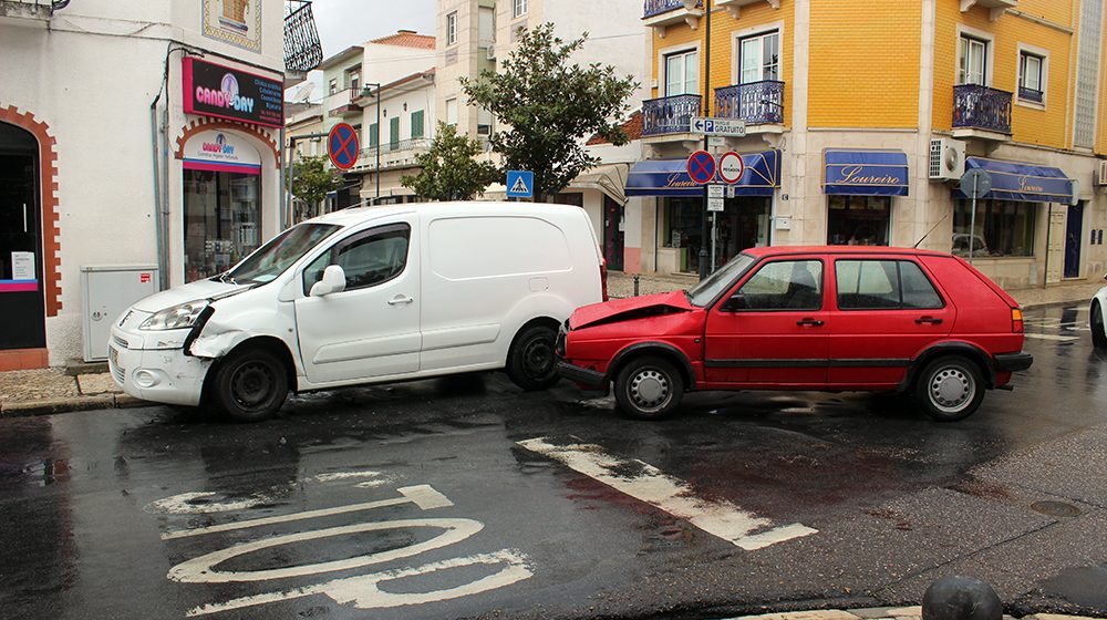 Novo acidente no cruzamento da Rua Condessa da Junqueira