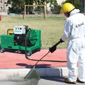 Câmara compra máquina para cozer ervas daninhas