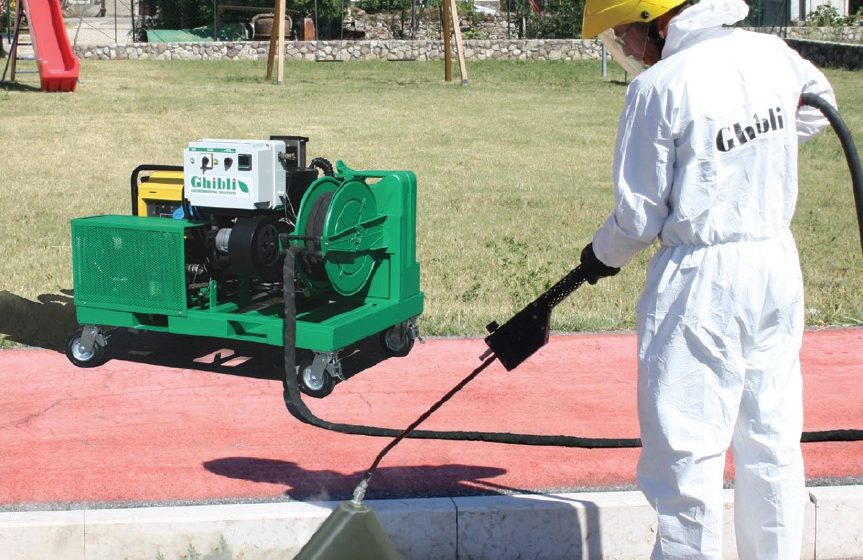 Câmara compra máquina para cozer ervas daninhas