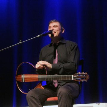 Jorge Fernando enche Cine Teatro de Almeirim (vídeo)