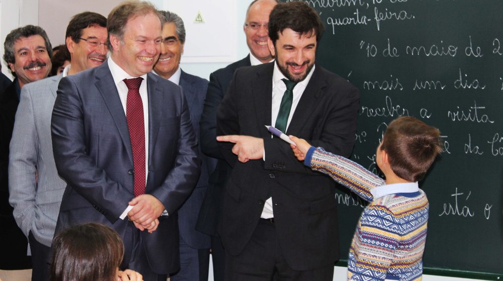 Ministro da Educação inaugura Escola Moinho de Vento
