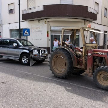 Acidente condiciona trânsito na Rua do Paço