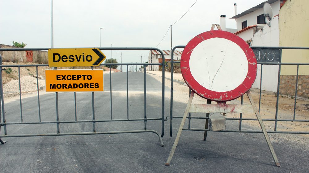 Estrada Moinho de Vento cortada até ao final de junho