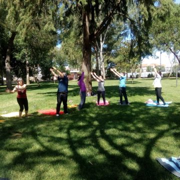 Domingo diferente na Zona Norte: Yoga … Ténis e Petanca lado a lado