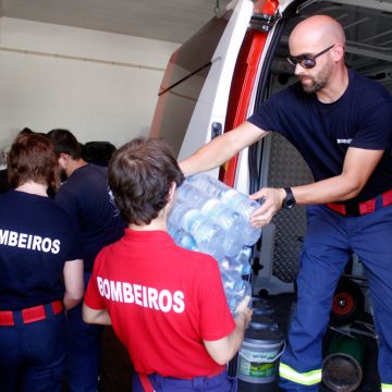 Empresa almeirinense doa bens aos Bombeiros Empresa almeirinense doa bens aos Bombeiros