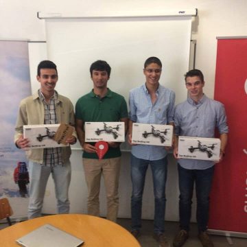 Almeirinenses vencem concurso de programação na Universidade