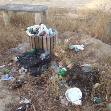 Lixo invade Barragem dos Gagos