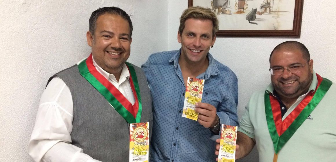 Ator brasileiro maravilhado com Almeirim e Sopa da Pedra