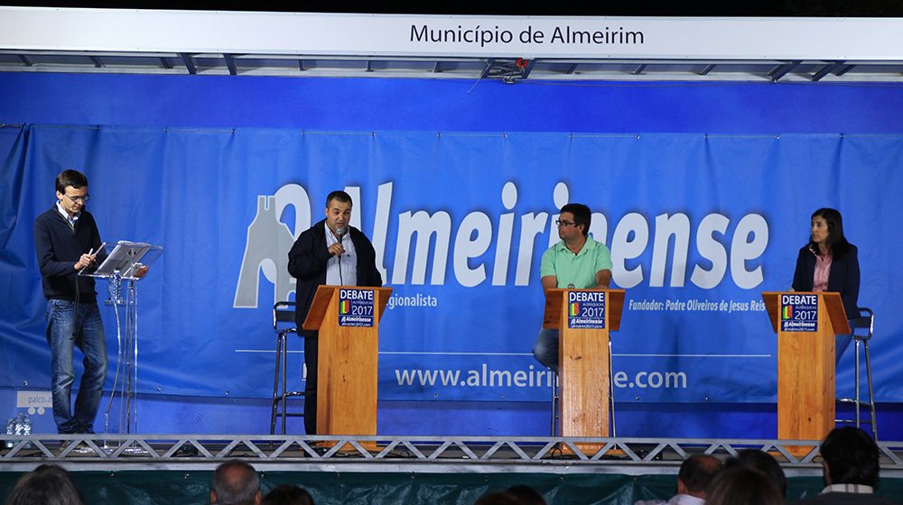 As imagens do Debate em Benfica do Ribatejo