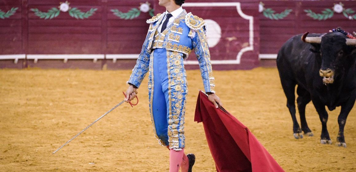 Campo Pequeno: Triunfo de Manuel Dias Gomes e Forcados de Santarém. Bronca estrondosa a Padilla