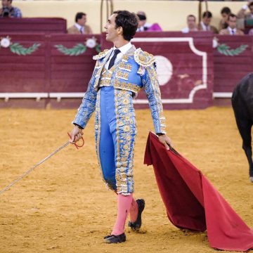 Campo Pequeno: Triunfo de Manuel Dias Gomes e Forcados de Santarém. Bronca estrondosa a Padilla