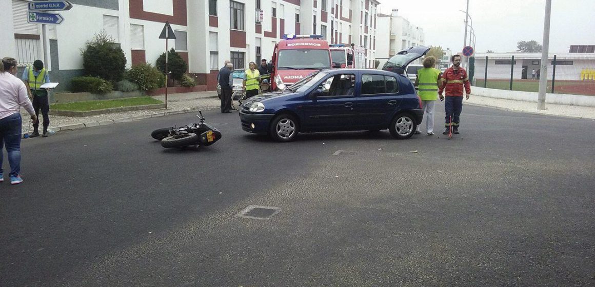 Acidente com motociclo provoca um ferido em Almeirim