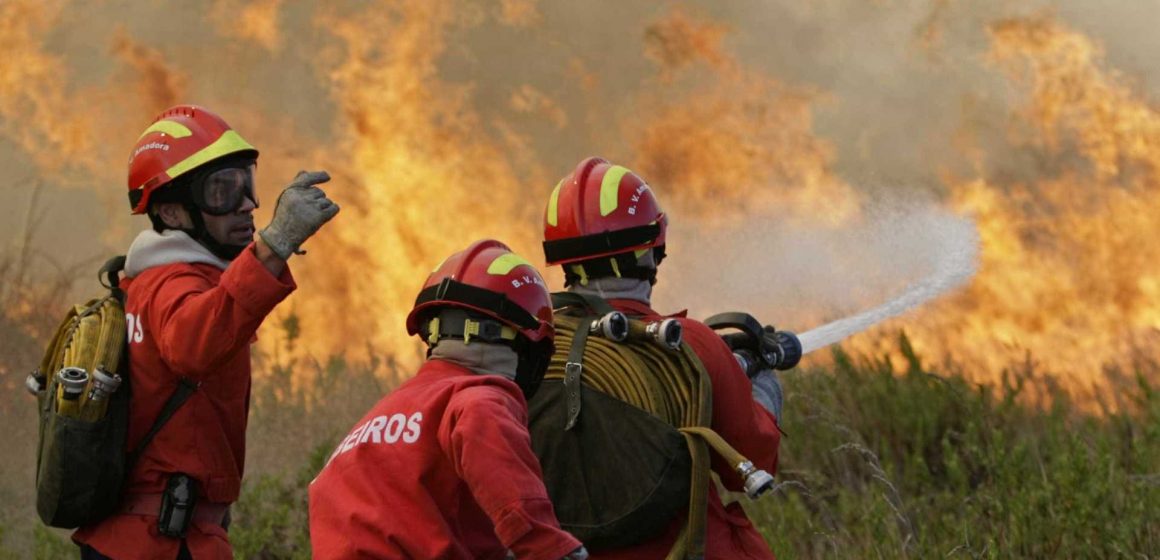 Junta e confraria oferecem Sopa da Pedra a vítimas dos incêndios Junta e confraria oferecem Sopa da Pedra a vítimas dos incêndios