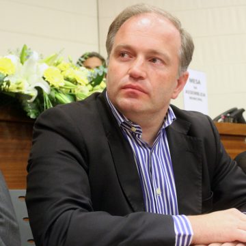 Da esquerda para a direita: Pagamentos Da esquerda para a direita: Pagamentos