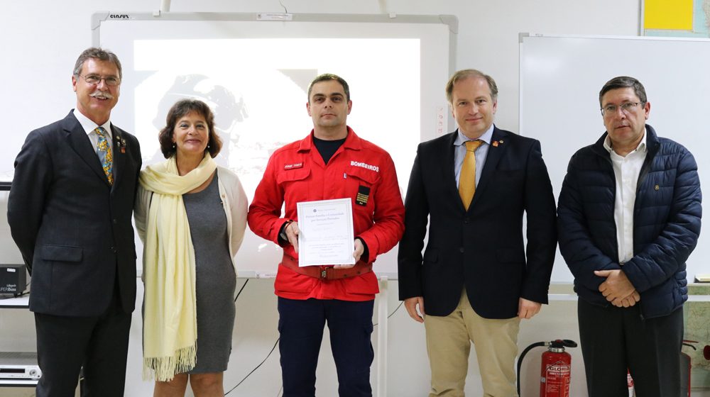 Rotary homenageia Bombeiros