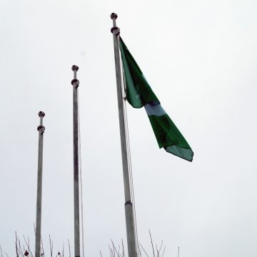 Bandeira Eco-Escola hasteada na EB Febo Moniz