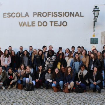 Alunos estrangeiros visitam Escola Profissional do Vale do Tejo