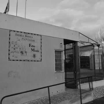 Mãe e aluno envolvem-se em briga no refeitório de escola em Almeirim