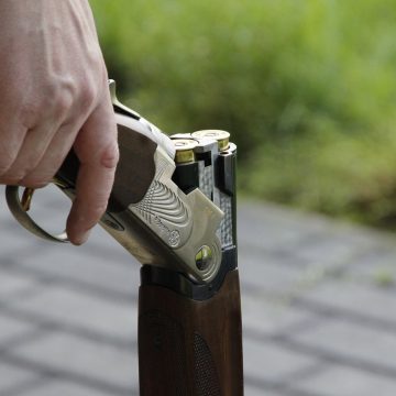 Polícia Judiciária detém jovem de 20 anos em Almeirim. Fotografia com arma fez soar alarmes da Europol
