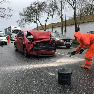Choque em cadeia provoca três feridos em frente à Quinta da Alorna Choque em cadeia provoca três feridos em frente à Quinta da Alorna