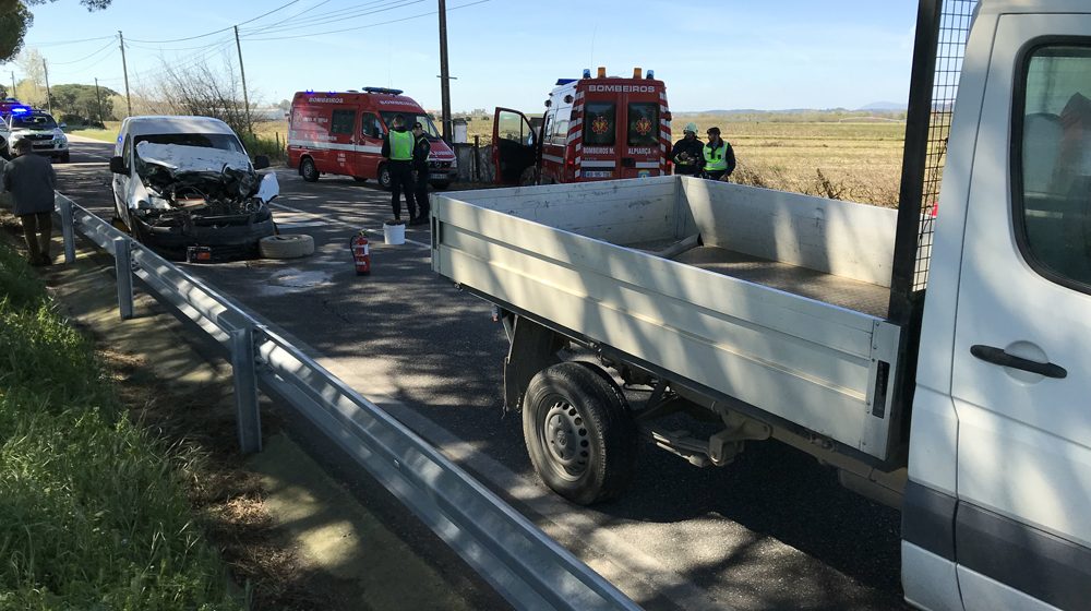 Choque na Gouxaria provoca três feridos, um deles grave Choque na Gouxaria provoca três feridos, um deles grave