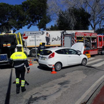 Acidente à entrada de Almeirim provoca um ferido Acidente à entrada de Almeirim provoca um ferido