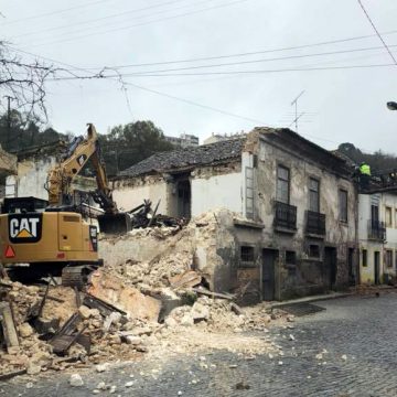 Acesso à Ribeira de Santarém cortado. Acesso à capital só pela Ponte Salgueiro Maia Acesso à Ribeira de Santarém cortado. Acesso à capital só pela Ponte Salgueiro Maia