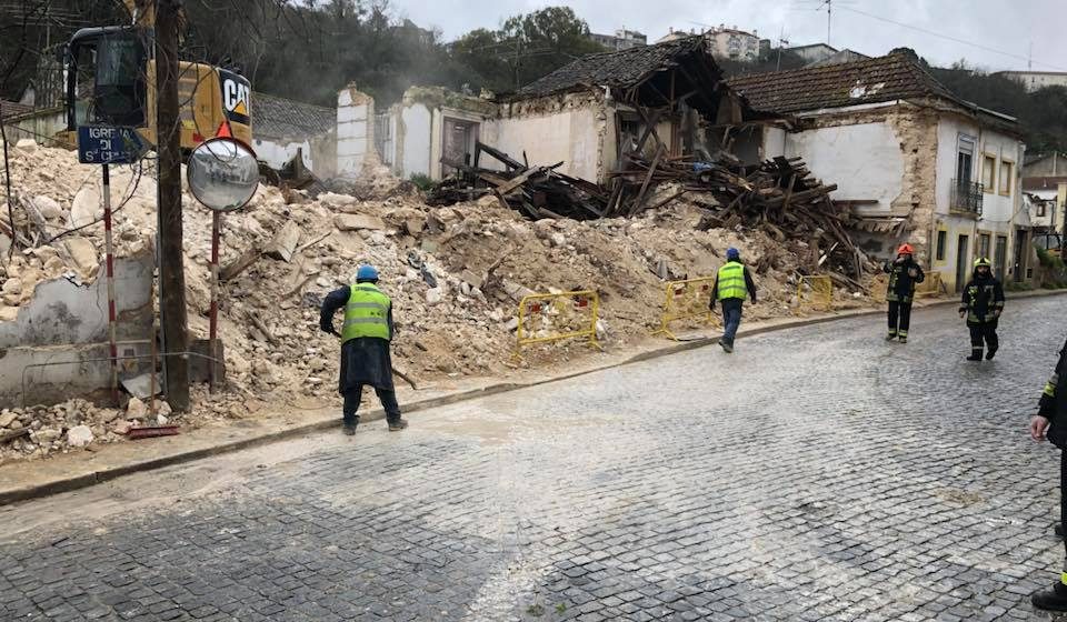 Estrada da estação na Ribeira de Santarém reaberta ao trânsito