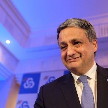 Caixa Geral de Depósitos de Alpiarça em risco de fecho. Clientes devem passar para Almeirim Caixa Geral de Depósitos de Alpiarça em risco de fecho. Clientes devem passar para Almeirim