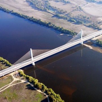 Dia das Mentiras: Ponte Salgueiro Maia sem pórticos Dia das Mentiras: Ponte Salgueiro Maia sem pórticos
