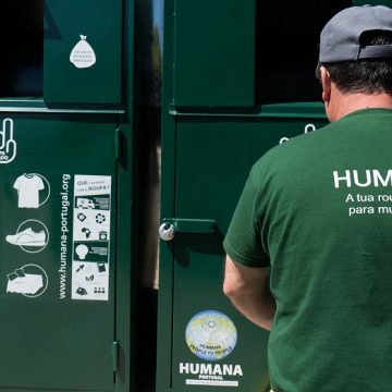 Almeirinenses doaram 27 toneladas de roupa em 2017