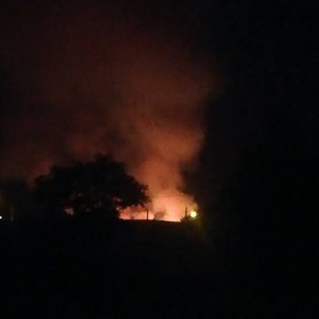 Incêndio consome canavial em Paço dos Negros