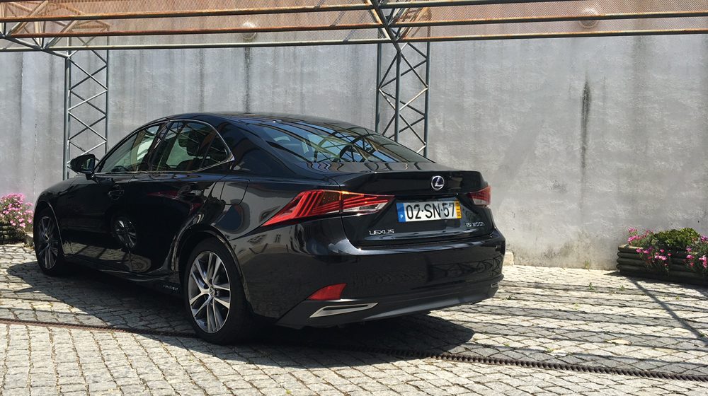 Presidente da Câmara de Almeirim tem carro novo Presidente da Câmara de Almeirim tem carro novo