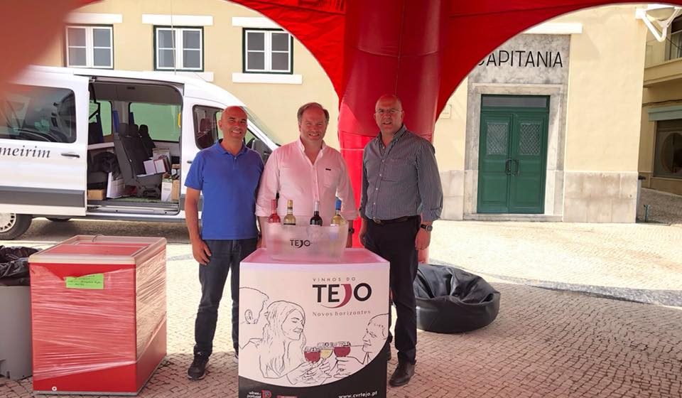 Arranca campanha de promoção dos Vinhos de Almeirim nas Praias Arranca campanha de promoção dos Vinhos de Almeirim nas Praias