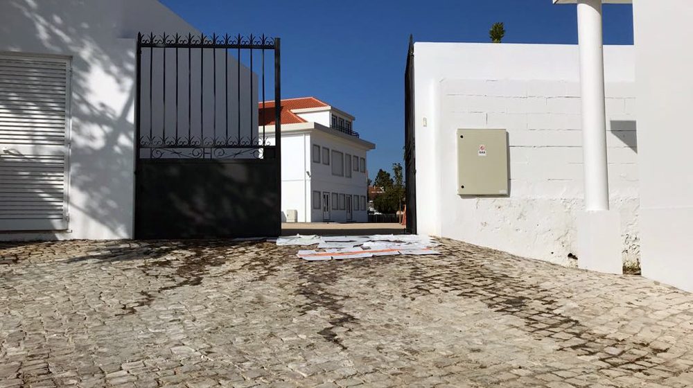 Entrada do Colégio Conde de Sobral alvo de novo ato de vandalismo Entrada do Colégio Conde de Sobral alvo de novo ato de vandalismo