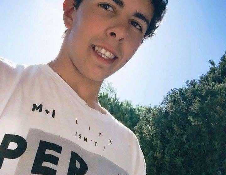 Funeral de jovem de Azeitada que morreu em acidente marcado