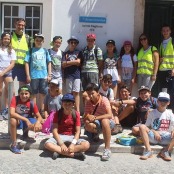 Atl de verão do Município de Almeirim visita instalações de O Almeirinense