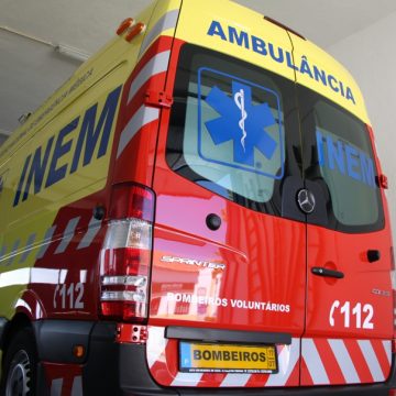 Bombeiros Voluntários de Almeirim recebem nova ambulância do INEM