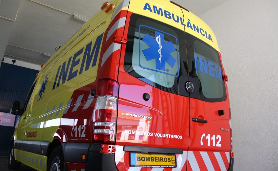 Bombeiros Voluntários de Almeirim recebem nova ambulância do INEM