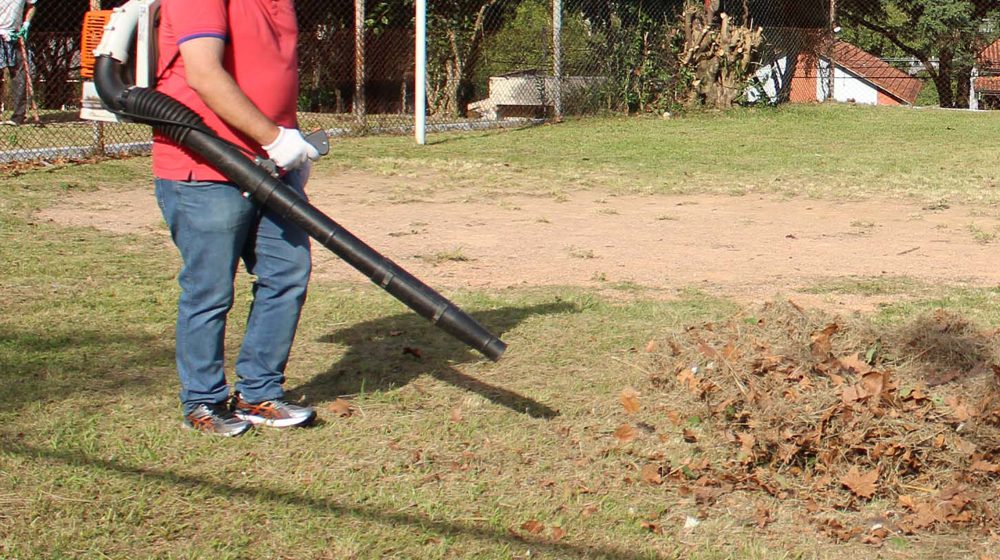 Moradora queixa-se do barulho dos sopradores da limpeza e lança abaixo-assinado
