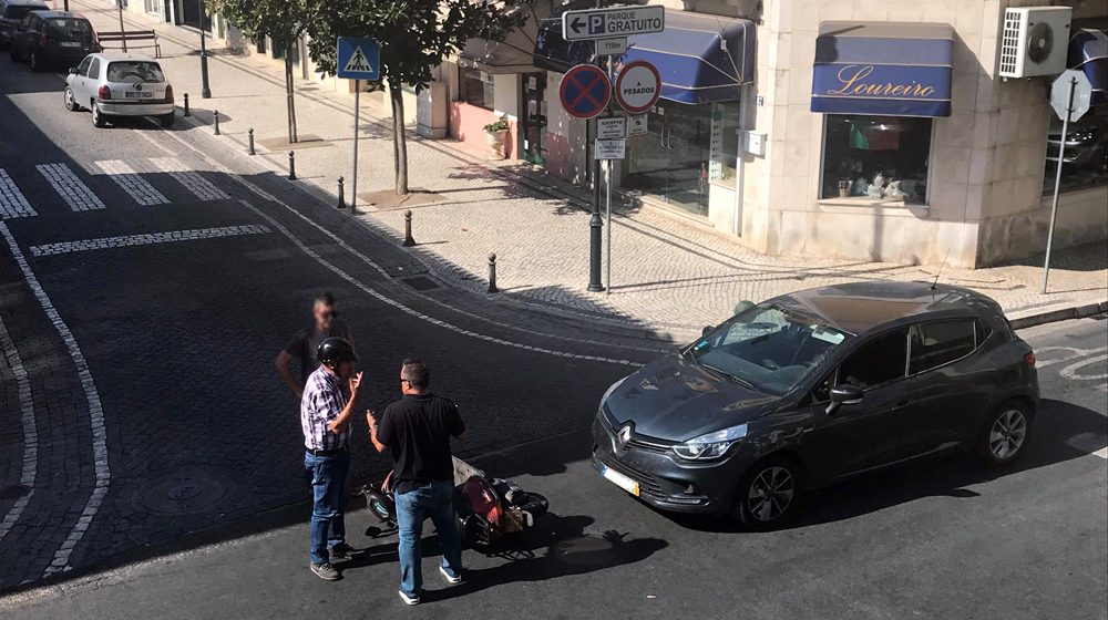 Cruzamento do “Zé Bonito” volta a ser palco de acidente Cruzamento do “Zé Bonito” volta a ser palco de acidente
