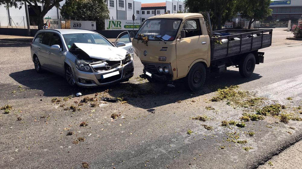 Acidente da Zona Industrial de Almeirim provoca dois feridos