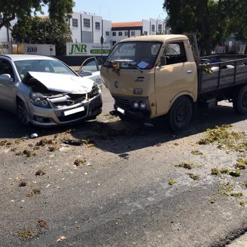 Acidente da Zona Industrial de Almeirim provoca dois feridos Acidente da Zona Industrial de Almeirim provoca dois feridos