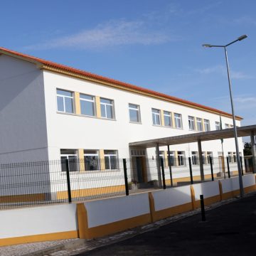 Alunos provocam desacatos na Escola Moinho de Vento Alunos provocam desacatos na Escola Moinho de Vento